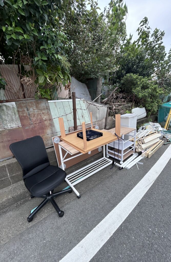 横浜市で粗大ゴミ搬出作業完了後のゴミ集積所へ搬出完了(小高屋・コダカヤ)