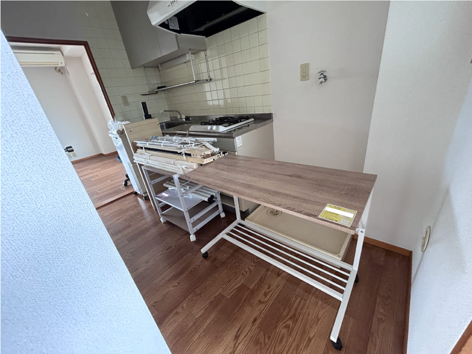 横浜市の一人暮らし住宅で粗大ゴミ搬出前の室内状況(小高屋・コダカヤ)