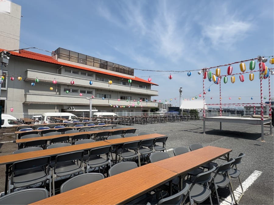納涼祭会場でテーブル・イス設置|小高屋
