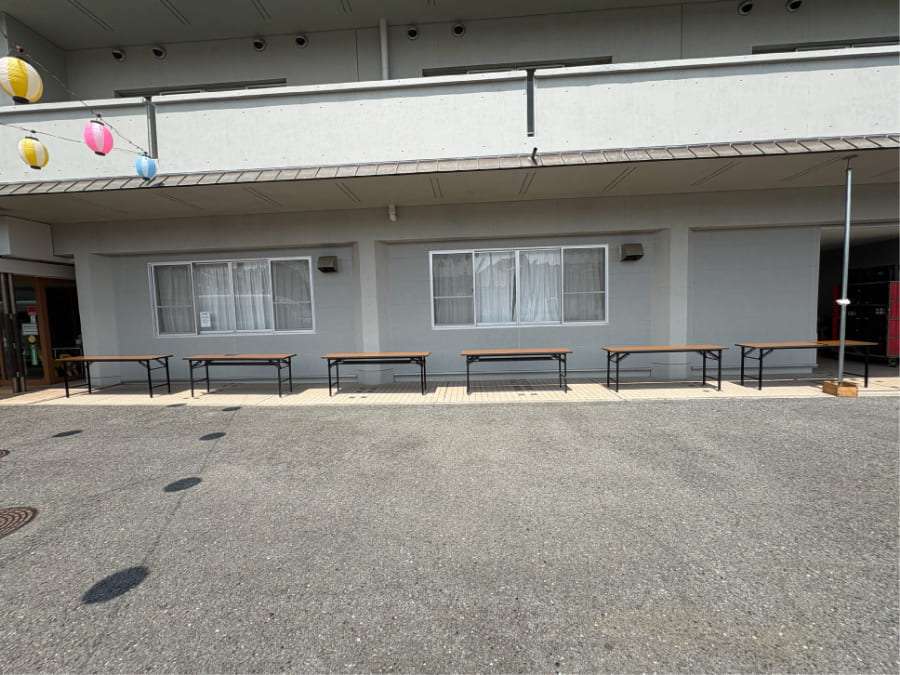 納涼祭会場でテーブル・イス設置|小高屋